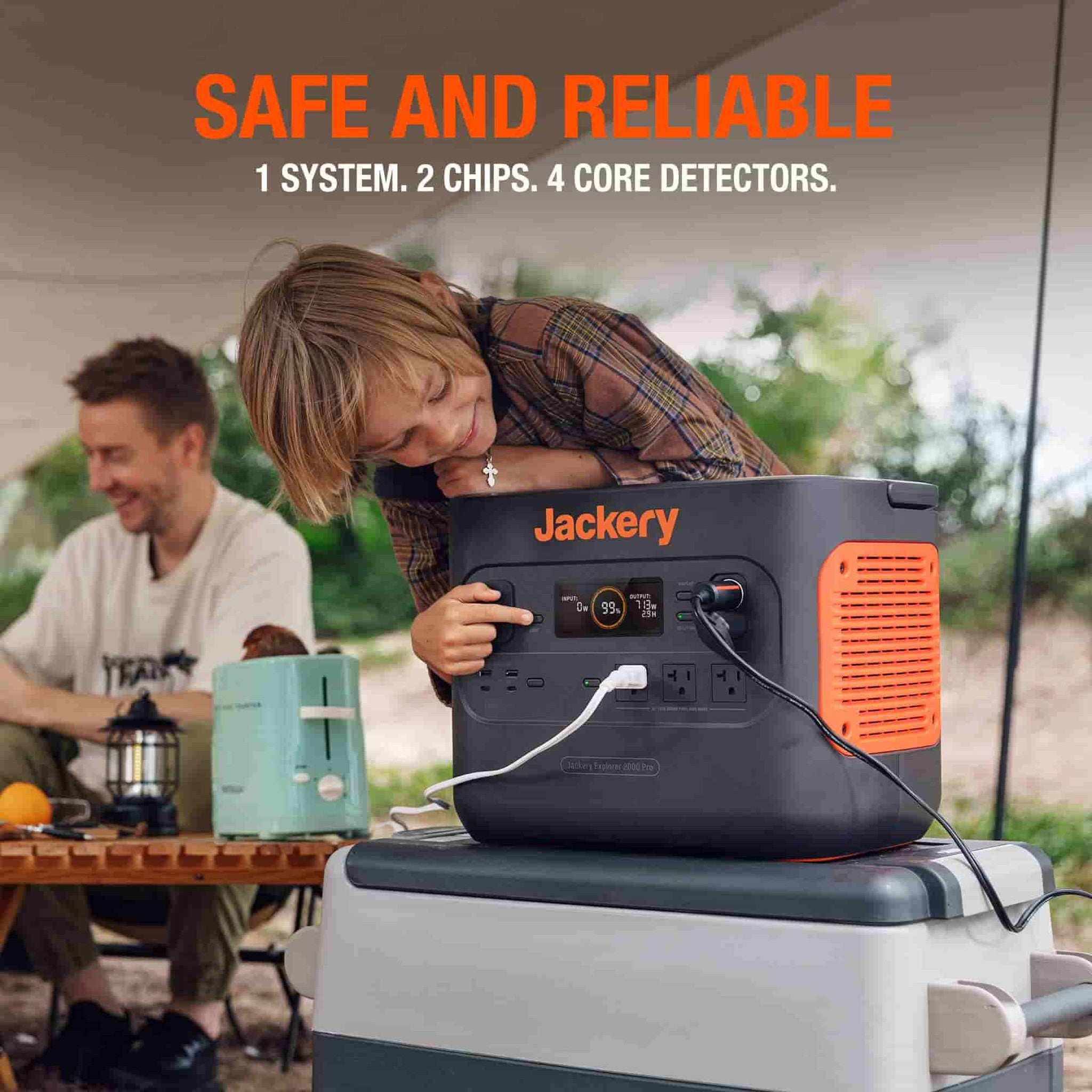 Jackery Solar Generator 2000 Pro (Explorer 2000 Pro + SolarSaga 200W)