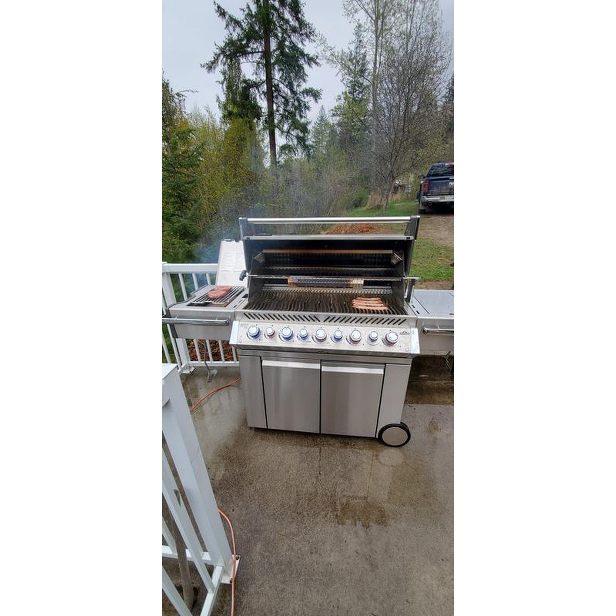 Napoleon Prestige PRO 665 Freestanding Gas Grill with Infrared Rear Burner and Infrared Side Burner and Rotisserie Kit